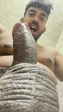 Sexy nude guy