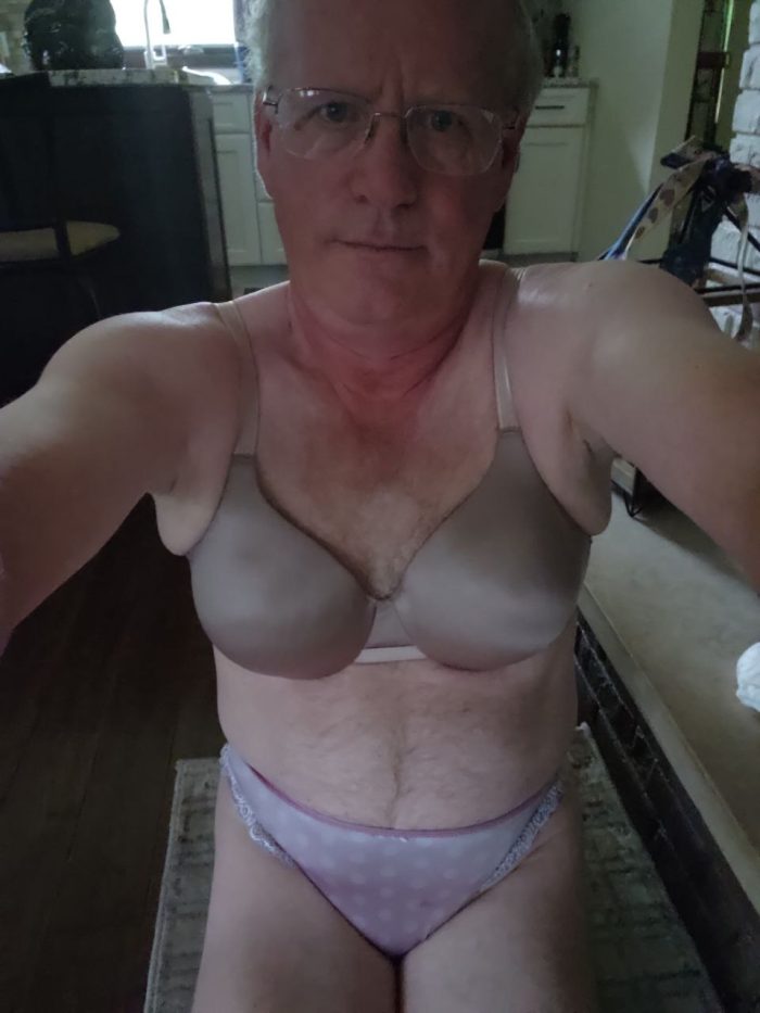 SISSY FAG GIRL DAVID SPECKMAN bully her