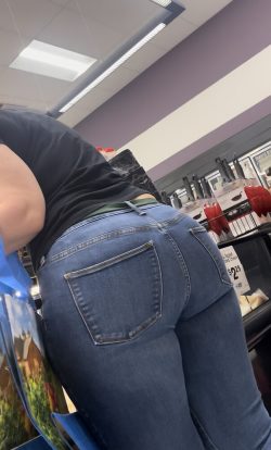Big Booty 😜