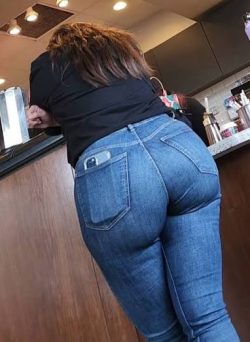 Jeans Full of Buns ❤️