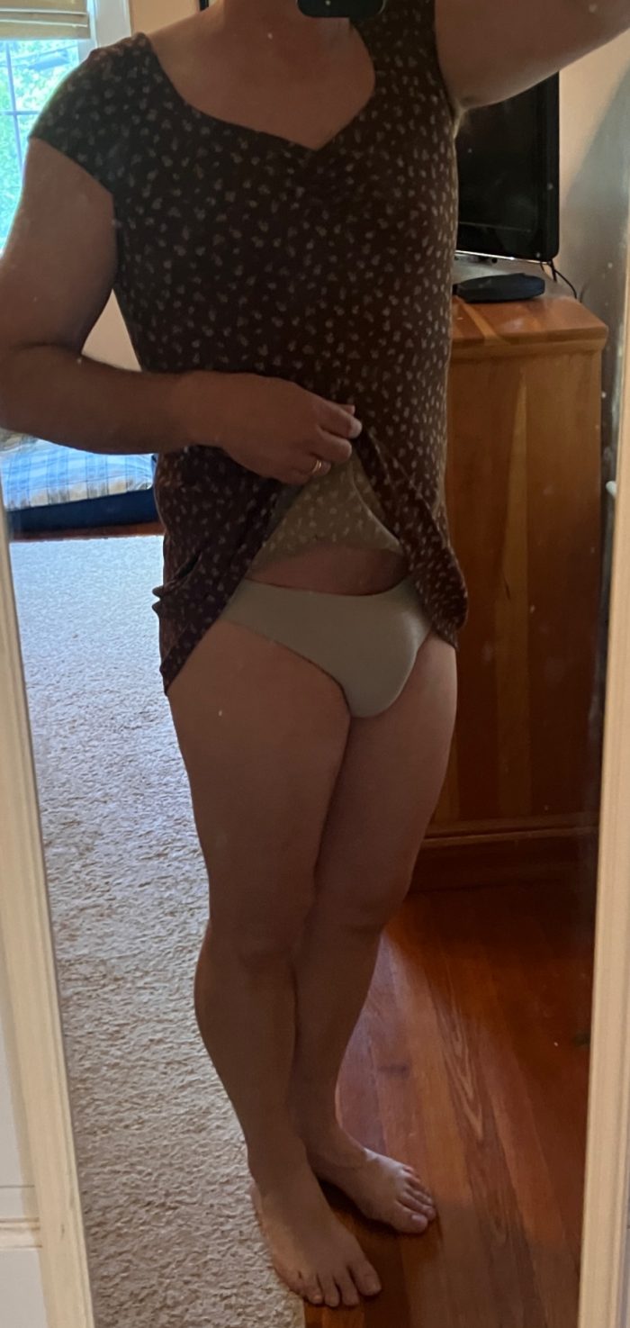 My wife’s pretty little dress. LeslieCD