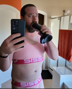 sissy cuck looking for a Mistress